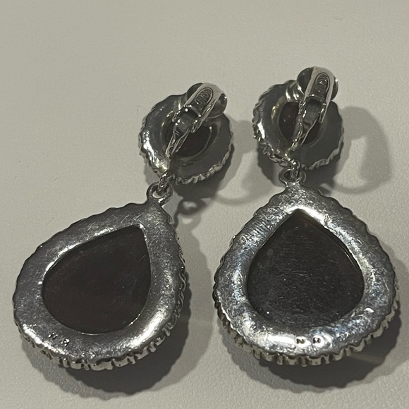 VINTAGE AVON EARRINGS. Red/Purple Beveled w/Blue Crystals/Rhinestones. Clip ons. - Picture 7 of 9